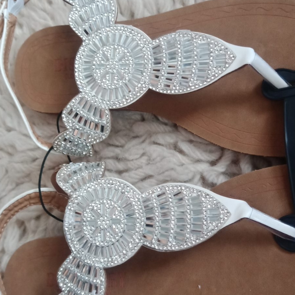 Sandals - Picture 10 of 10